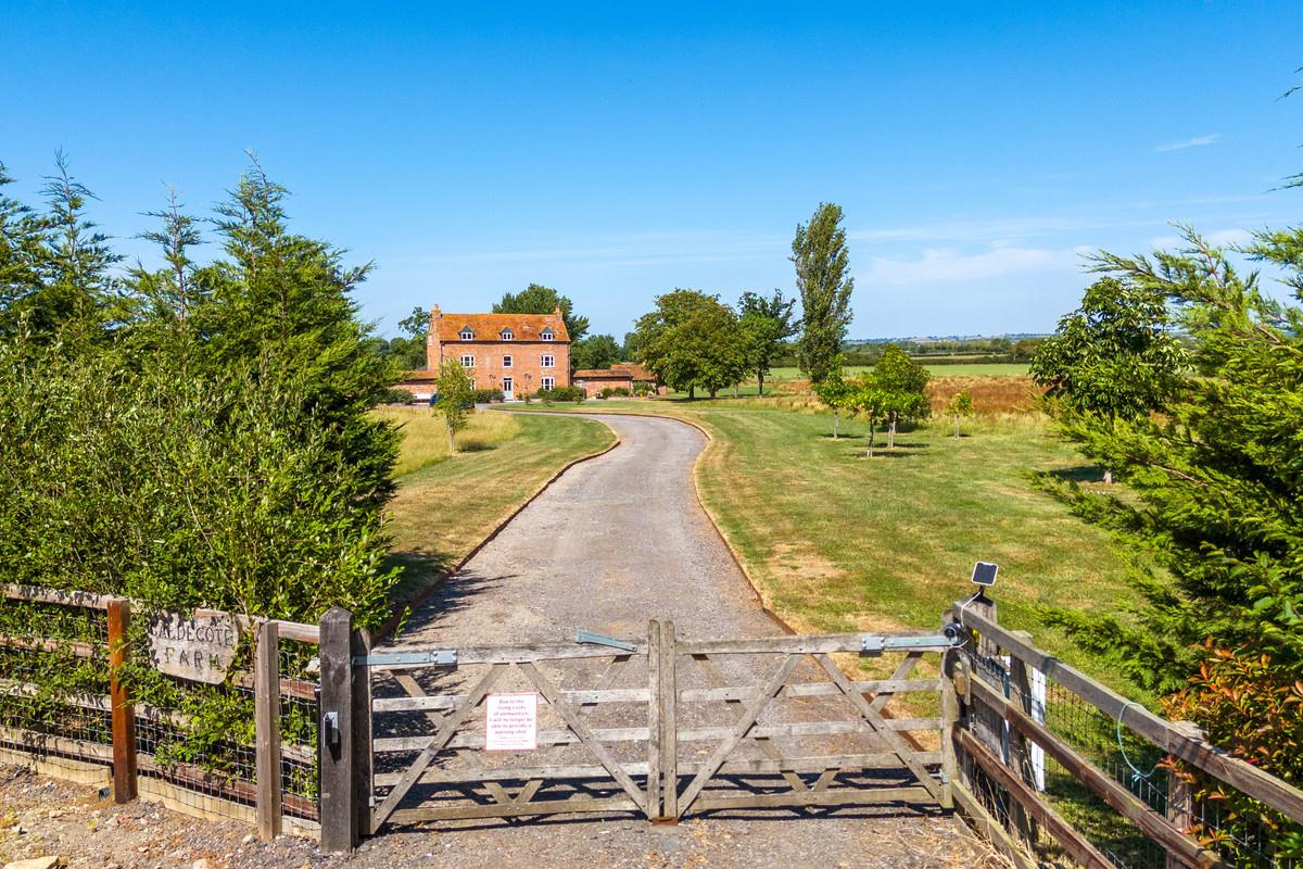 Caldecote Farm, Calcutt Lane